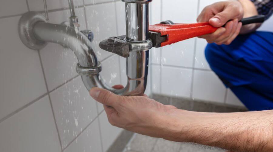 Expert burst pipe repair services in Follett, TX